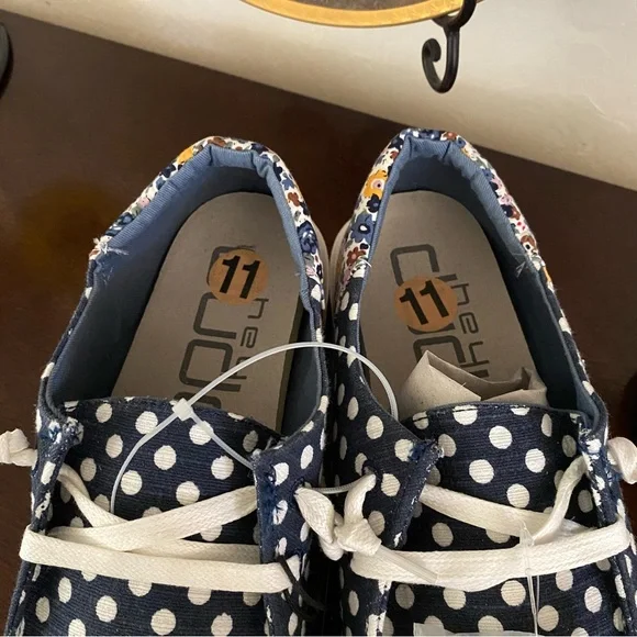 NWT Hey Dude Wendy Funk Navy Flora Dot Shoes Women’s 11 Comfort Casual Everyday - Picture 4 of 6